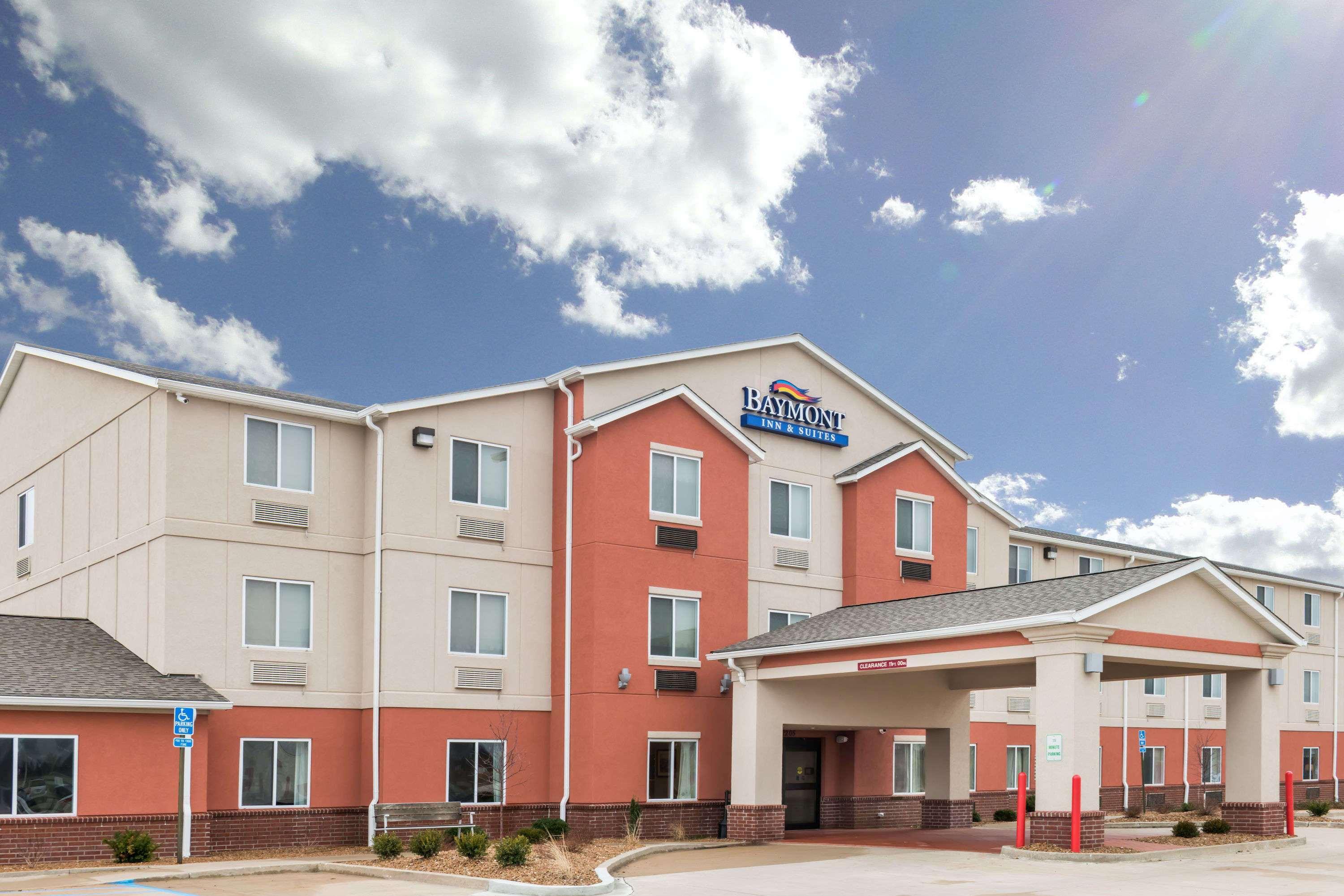 Baymont By Wyndham Fulton Hotel Exterior photo